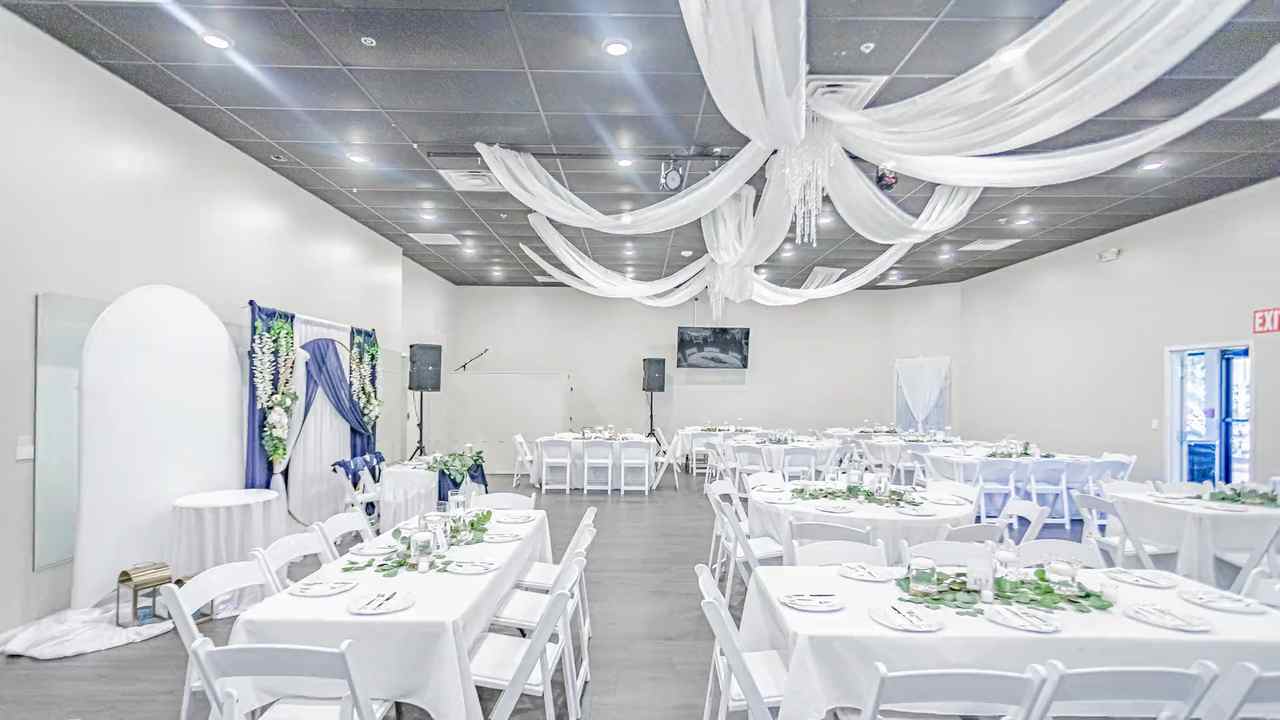 The decorated room at The Cove at St. Johns, Fruit Cove FL — first frame of the set-up loop